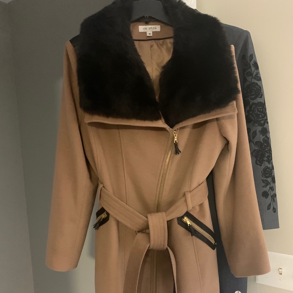 Winter Coat/Faux Fur Collar